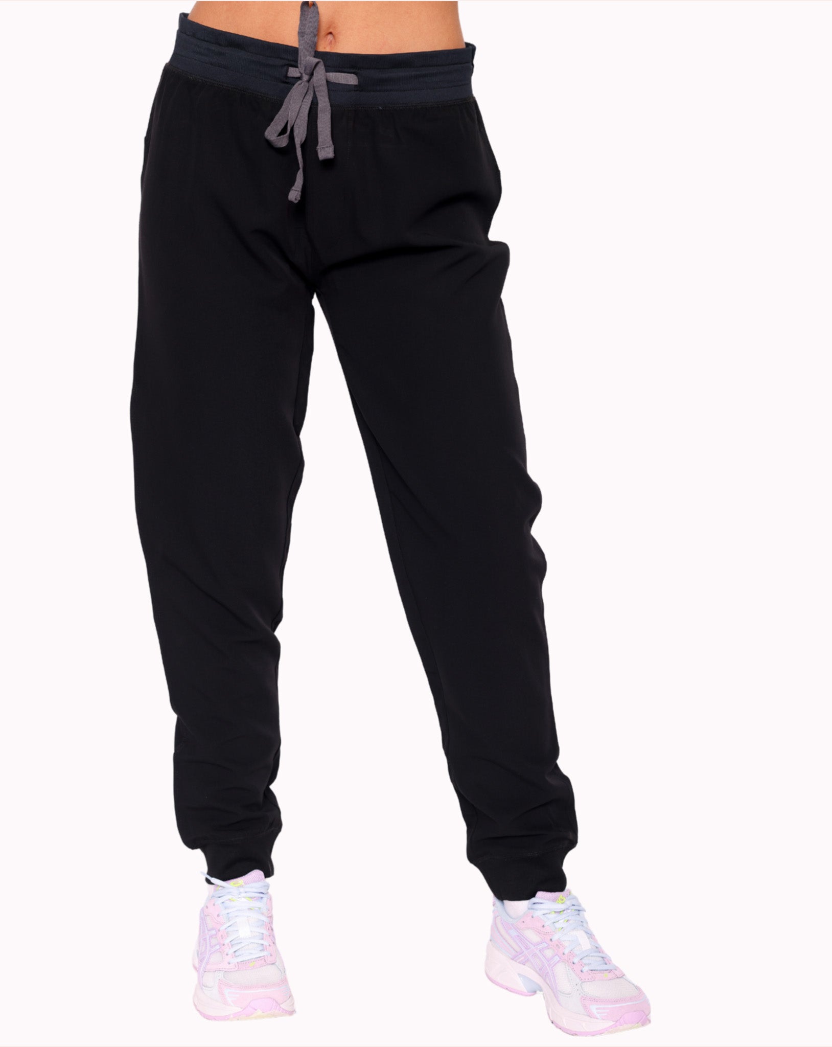 Neo Women's Scrub Joggers | Black