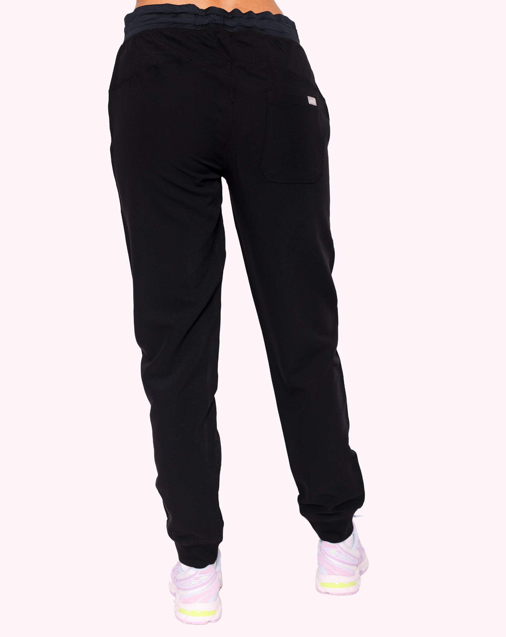 Neo Women's Scrub Joggers | Black