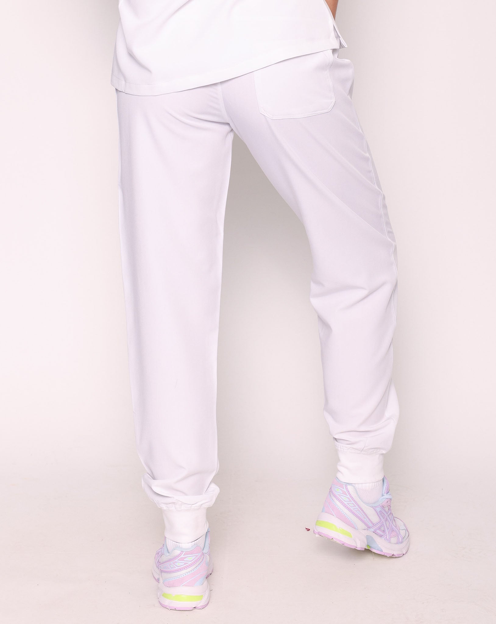 Neo Scrub Joggers - White